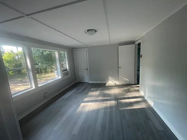 3 bed, 1.0 bath, 928 sqft, $900 — Photo 2