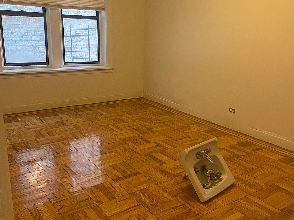 2nd image of 2157 Holland Ave APT 2