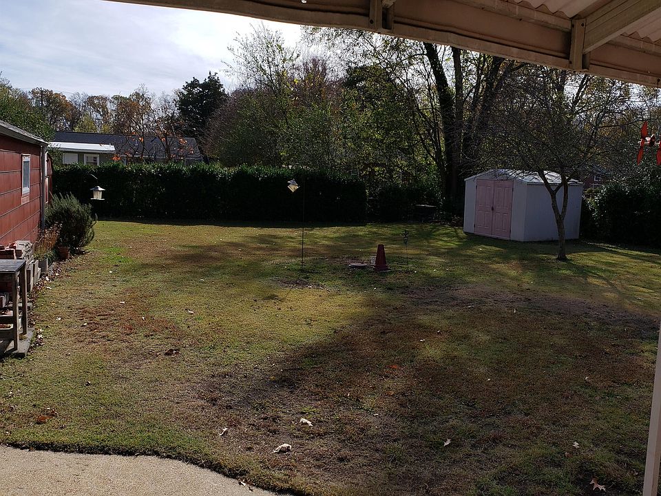 2nd image of 19 Edgemoor Dr