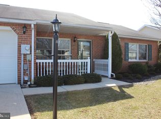 560 Greenfield Dr, Chambersburg, PA 17202