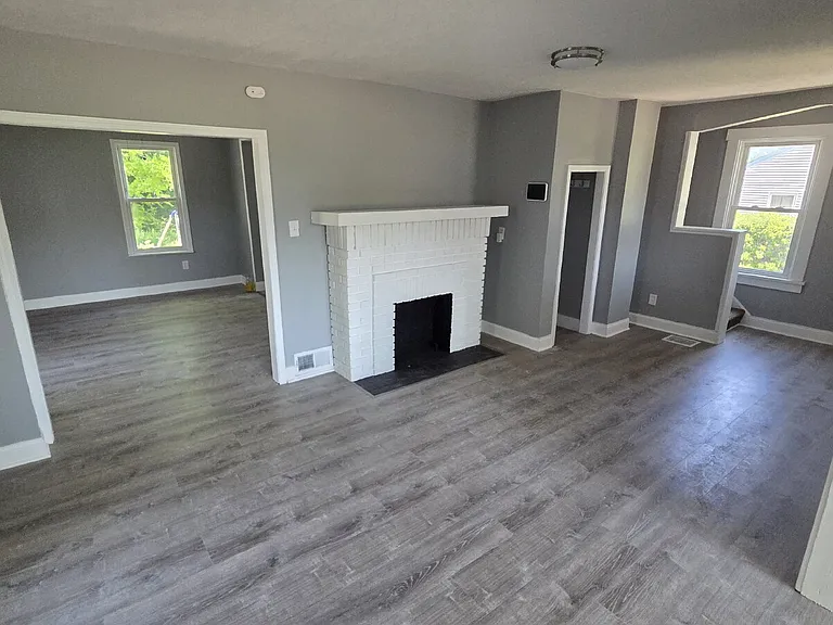 13818 Courtland Ave — Photo 2