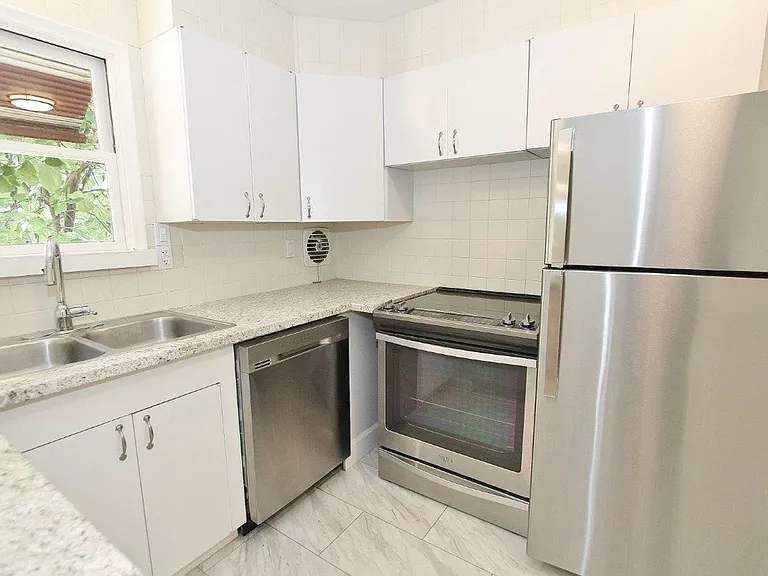 1202 N 20th St — Photo 10