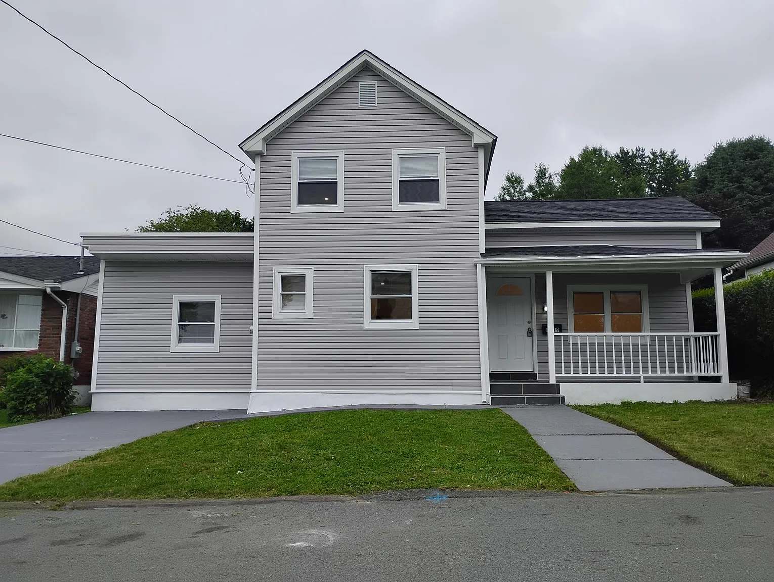 1119 E State St photo 1