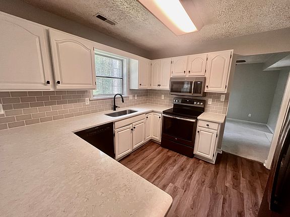4th image of 44236 Pine Creek Ln