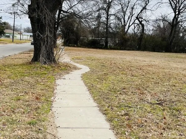 745 Graham St #805, Paris, TX 75460