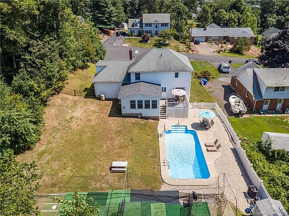 4th image of 183 Annes Ct