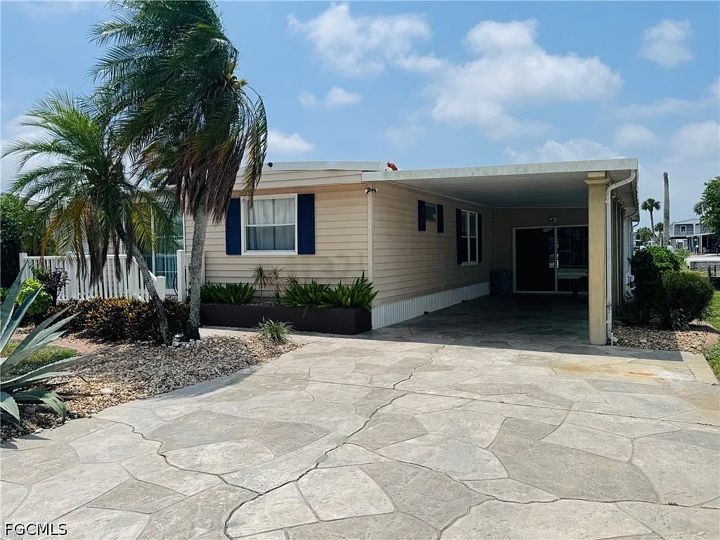 2 bed, 2.0 bath, 1100 sqft, $3,500 — Photo 3