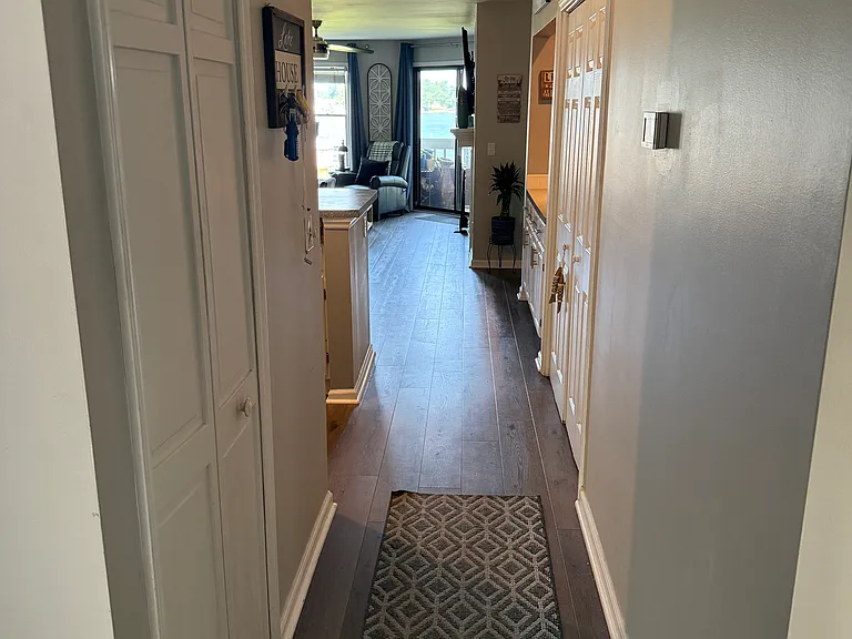 844 Southwest Dr — Photo 7