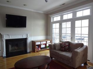 3624 N Fremont St #2, Chicago, IL 60613