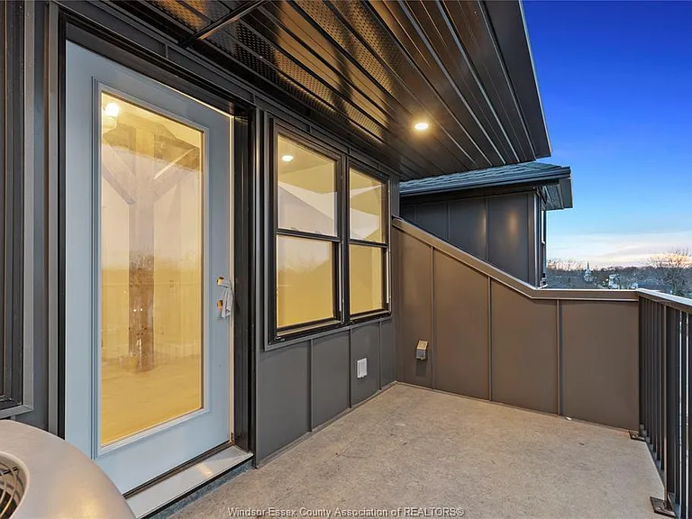 247 Brock St #401 — Photo 1