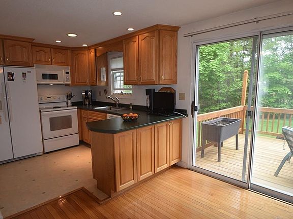 Kitchen/Dining Area