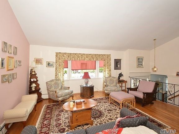 2nd image of 32 Massapequa Ave
