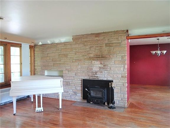 3rd image of 521 College Ave