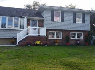 1013 Maple Dr, Franklin Square, NY 11010