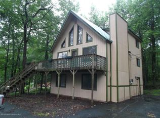 1053 Fairway Ln, Thornhurst, PA 18424