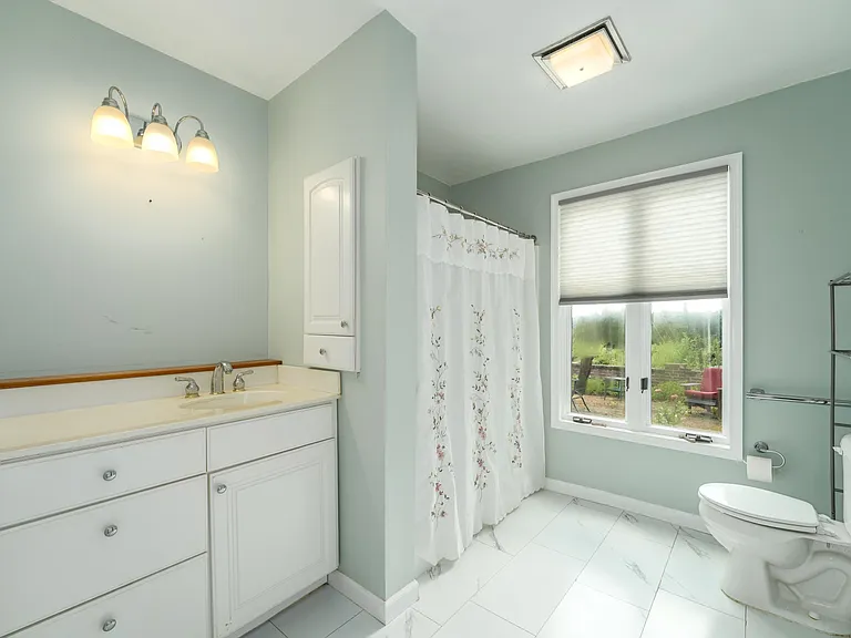 1829 Cabell Rd — Photo 14