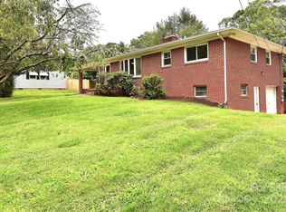 20 Sand Hill School Rd, Asheville, NC 28806