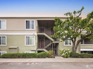 3233 NE 12th St APT 310, Renton, WA