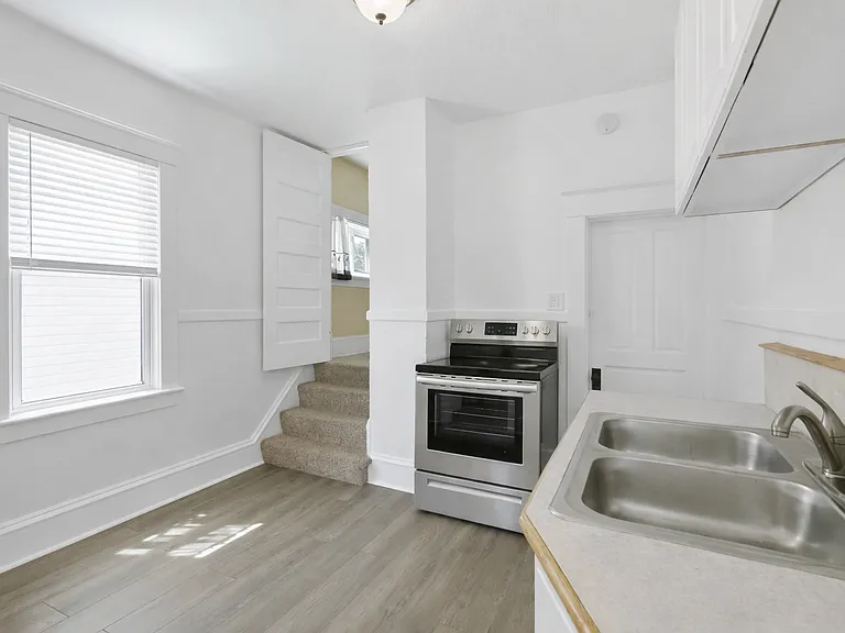 346 Cleveland Ave N — Photo 8