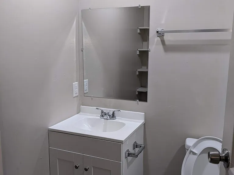 Redstone Garden Apartment — Photo 6