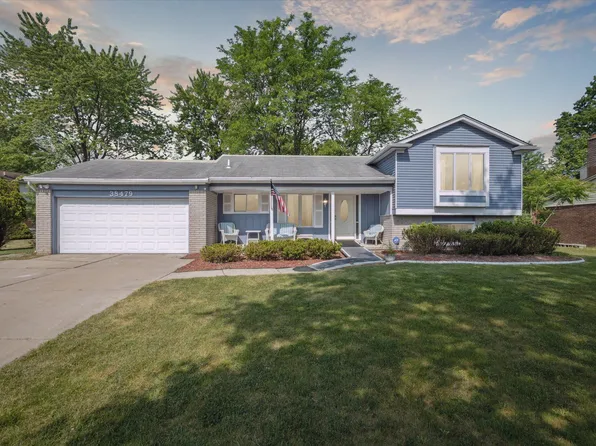 38479 Meadowlawn St, Wayne, MI 48184