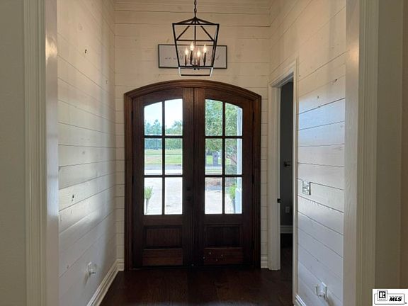 2nd image of 508 Bunker Ln