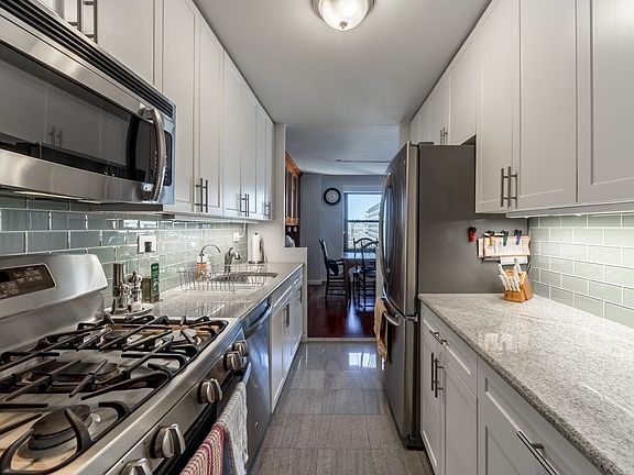 3rd image of 140 W End Ave #29N