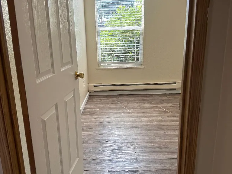4103 S Center St #B — Photo 9