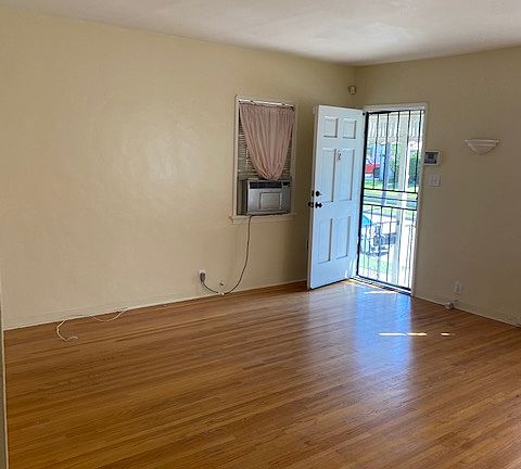 3rd image of 3701 Olive Ave #3701