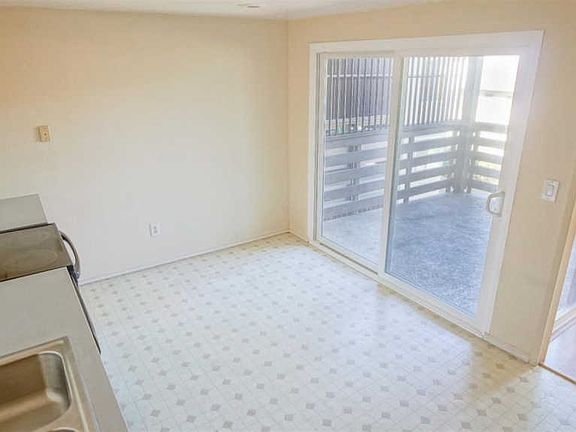 4th image of 1700 Mission St APT 22
