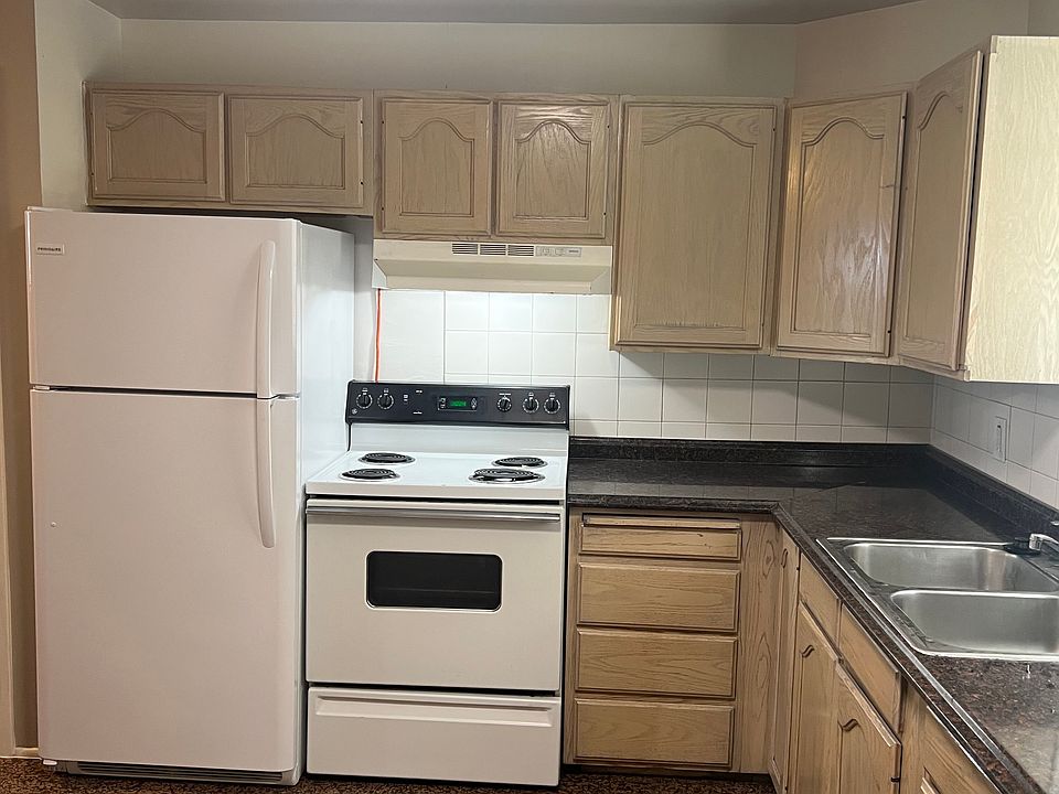 1st image of 1054 N Victoria Way APT 2