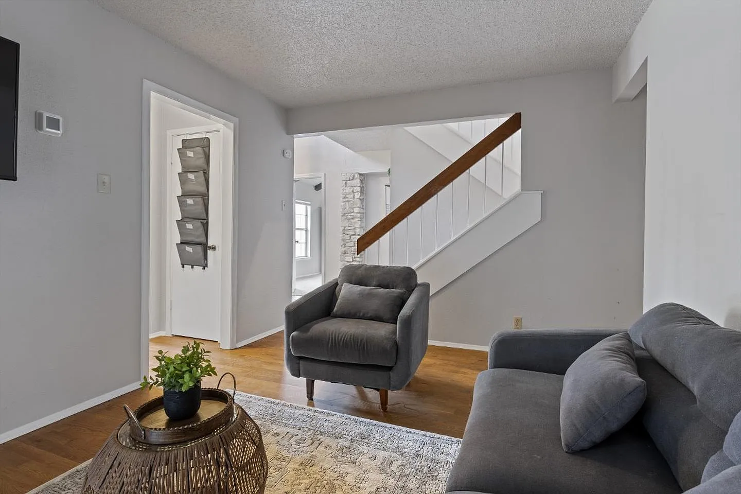 Charming San Antonio gem with spacious backyard & modern upgrades! — Photo 2