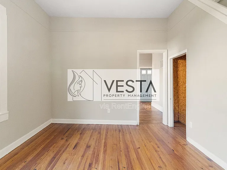 555 Baldwin Ave — Photo 9