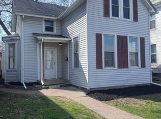 1732 Fillmore Ln, Davenport, IA 52804