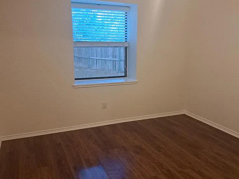 1325 Colorado Dr — Photo 15