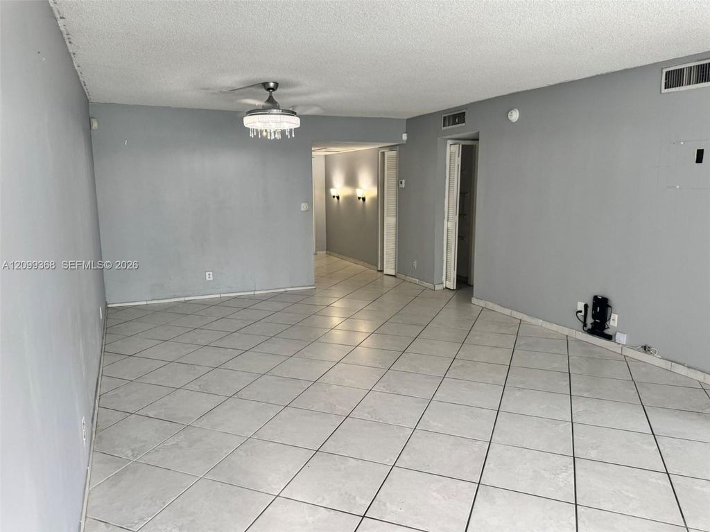 2940 N Course Dr APT 110, photo 6
