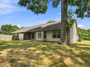 8737 Golf Creek Dr, Rogers, AR 72756
