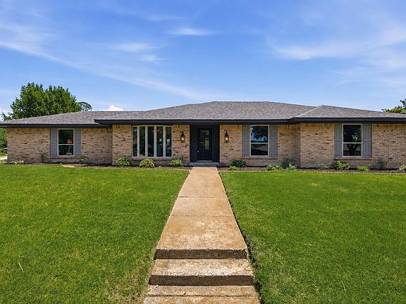 2nd image of 3920 Felisa Pl