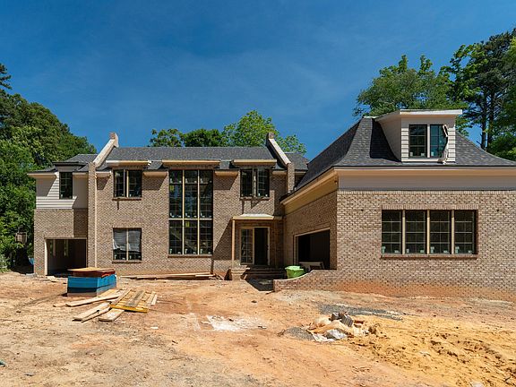 2nd image of 3438 Leonard St