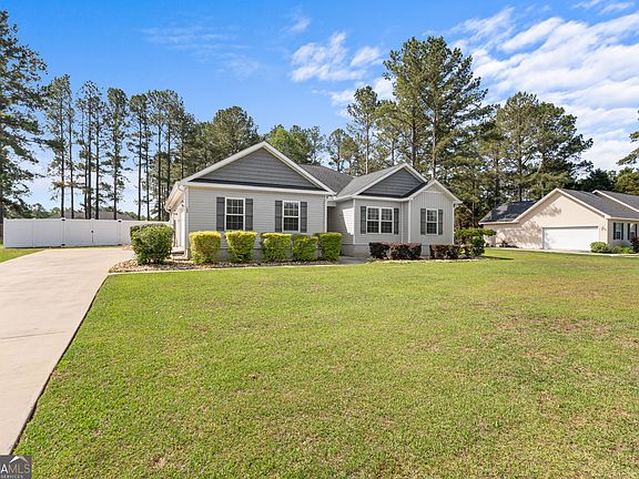 3rd image of 708 Ogeechee Dr E
