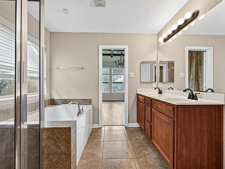 26738 Henson Falls Dr — Photo 32