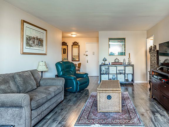 3rd image of 100 Lincoln Ave APT 3A