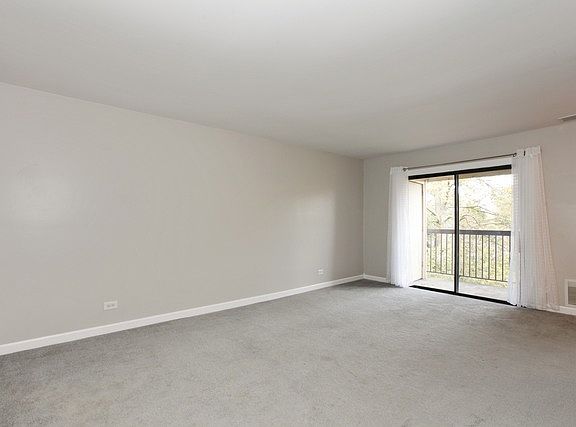 3rd image of 2222 Country Club Dr APT 22