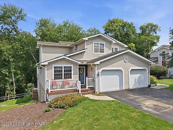 2nd image of 714 Garnet Ln