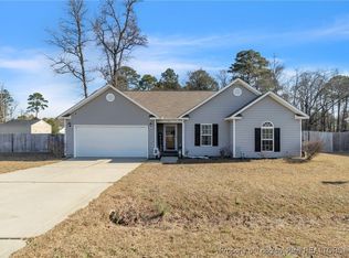 154 Pebble Ln, Raeford, NC 28376
