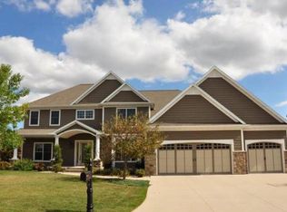 3802 N Maple Edge Ct, Appleton, WI 54913