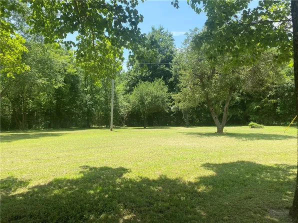 671 Madison St #8270, Huntsville, AR 72740