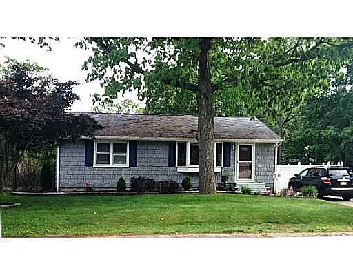 58 Pine St photo 1
