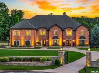 800 Bayside Dr, Metamora, IL 61548