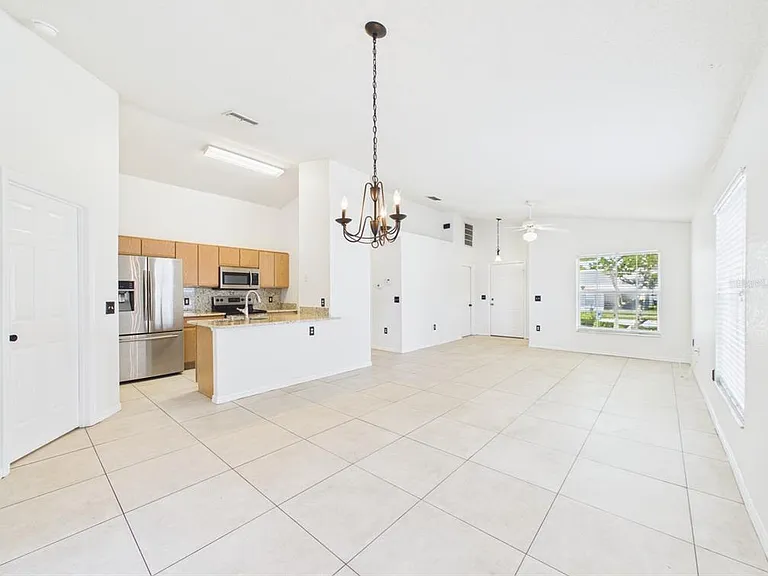 128 Eagle Point Blvd — Photo 4